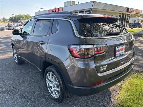 2022 Jeep Compass Latitude Lux