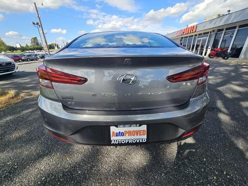 2020 Hyundai ELANTRA SE