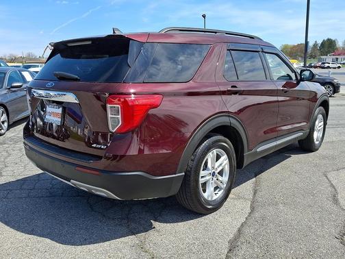 Burgundy Velvet Tinted Clearcoat 2022 Ford Explorer XLT