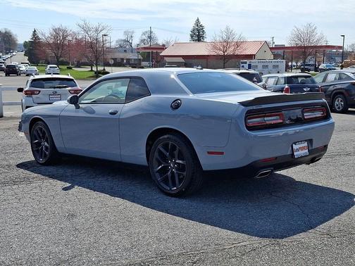 2021 Dodge Challenger SXT