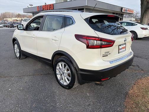 2022 Nissan Rogue Sport SV