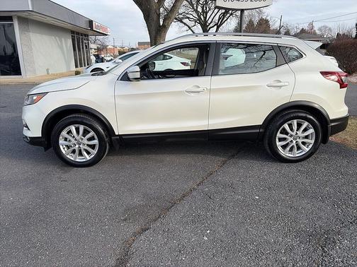 2022 Nissan Rogue Sport SV