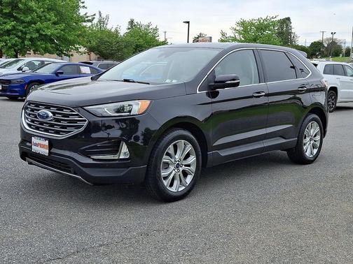 Black Metallic 2021 Ford Edge Titanium