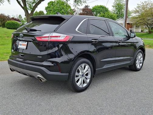 Black Metallic 2021 Ford Edge Titanium