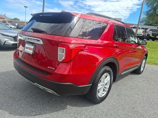Rapid Red Metallic Tinted Clearcoat 2021 Ford Explorer XLT