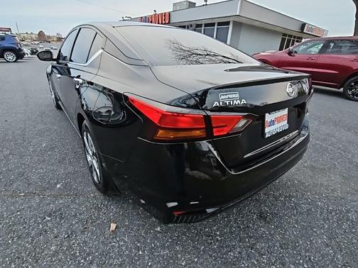 2022 Nissan Altima S FWD