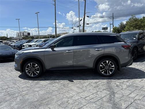 2025 INFINITI QX60 LUXE