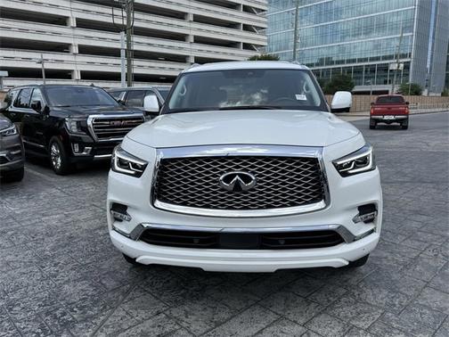 2022 INFINITI QX80 LUXE