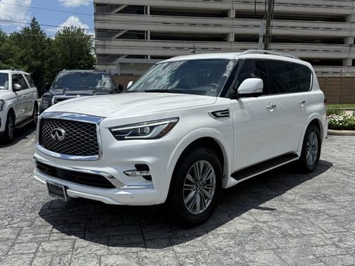 2024 INFINITI QX80 LUXE