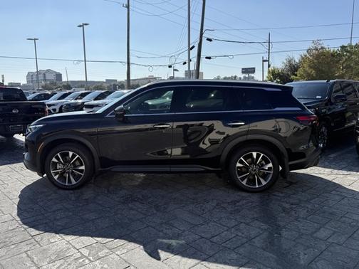 2023 INFINITI QX60 LUXE