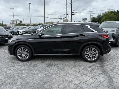 Black Obsidian 2024 INFINITI QX50 LUXE
