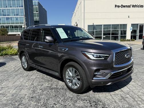 2024 INFINITI QX80 LUXE
