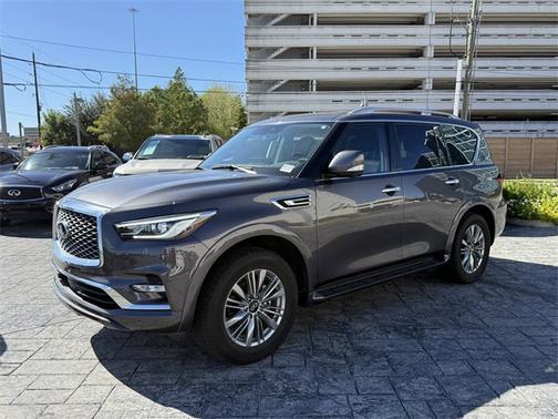 2024 INFINITI QX80 LUXE