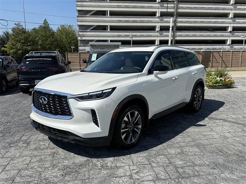 2025 INFINITI QX60 LUXE