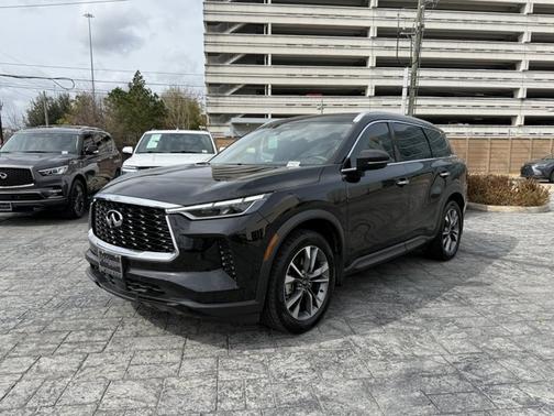 2023 INFINITI QX60 LUXE