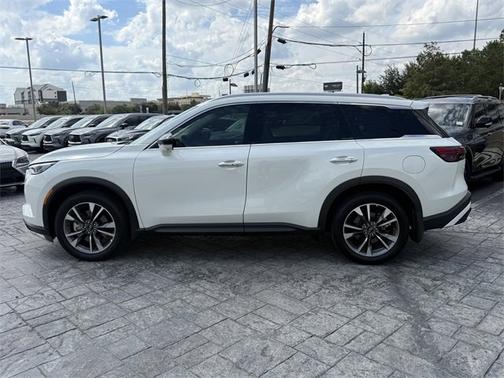 2025 INFINITI QX60 LUXE