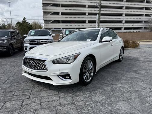 2023 INFINITI Q50 LUXE
