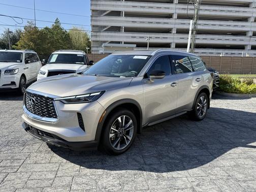 2025 INFINITI QX60 LUXE