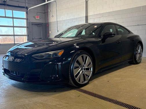 2022 Audi e-tron GT Premium Plus