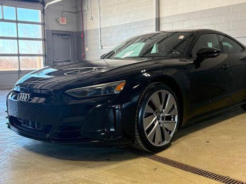 2022 Audi e-tron GT Premium Plus