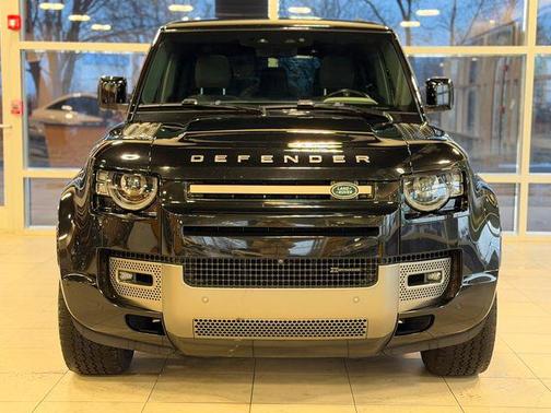 2022 Land Rover Defender 110 X-Dynamic SE