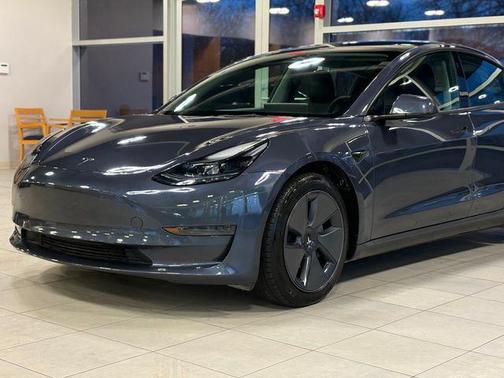 2022 Tesla Model 3 Standard Range
