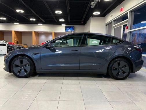 2022 Tesla Model 3 Standard Range