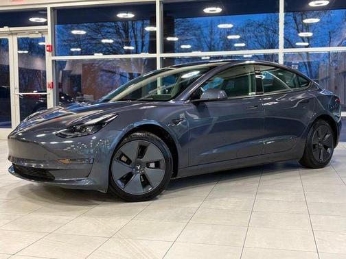 2022 Tesla Model 3 Standard Range