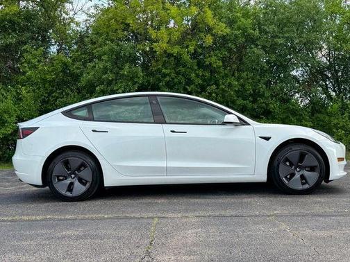 2022 Tesla Model 3 Standard Range