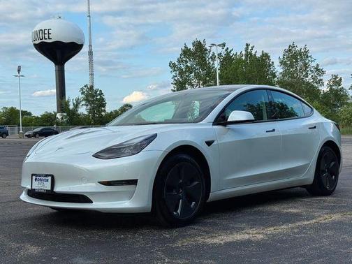 2022 Tesla Model 3 Standard Range
