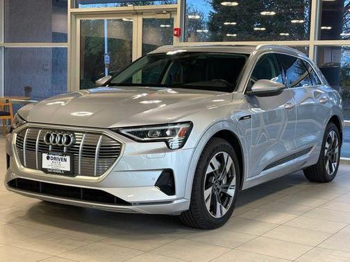 2022 Audi e-tron Premium