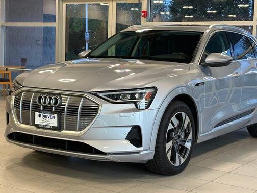 2022 Audi e-tron Premium