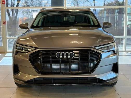 2021 Audi e-tron Premium
