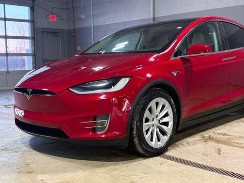 2018 Tesla Model X 75D AWD