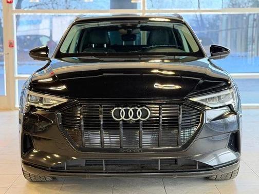 2022 Audi e-tron Premium