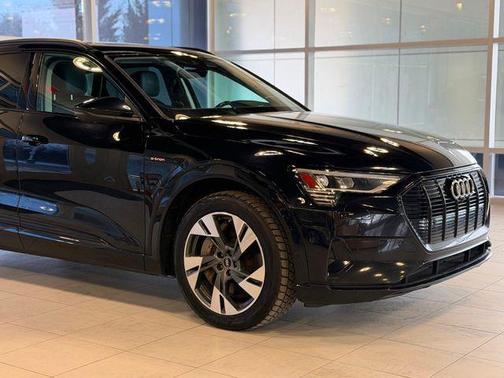 2022 Audi e-tron Premium