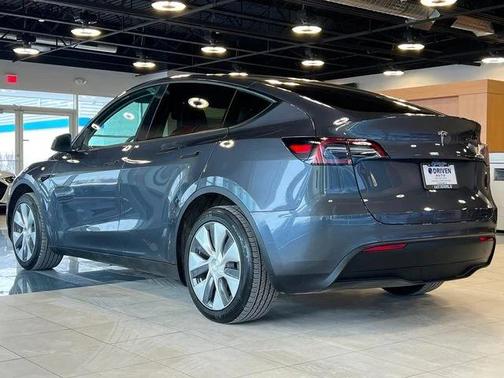 2023 Tesla Model Y RWD