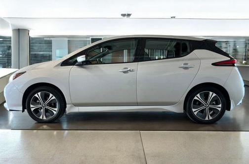 2022 Nissan Leaf SL PLUS 62 kWh