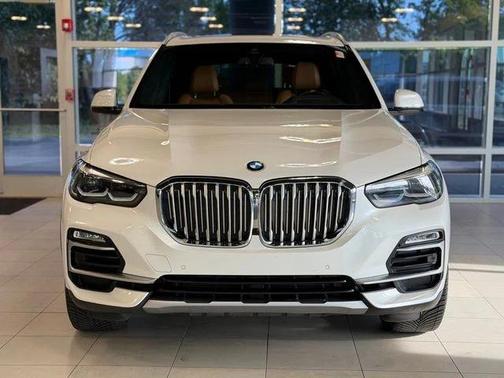 Mineral White Metallic 2019 BMW X5 xDrive40i