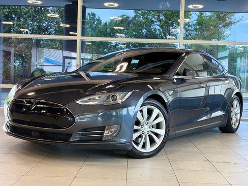 2015 Tesla Model S 90D