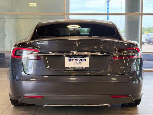 2015 Tesla Model S 90D
