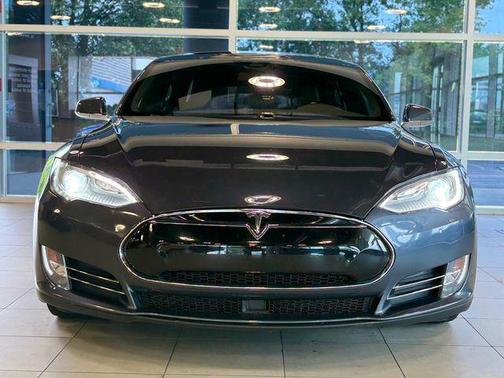 2015 Tesla Model S 90D