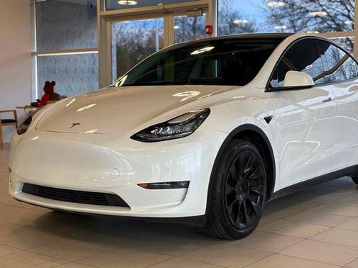 2022 Tesla Model Y Long Range Dual Motor All-Wheel Drive