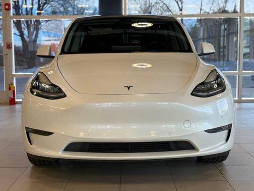 2022 Tesla Model Y Long Range Dual Motor All-Wheel Drive