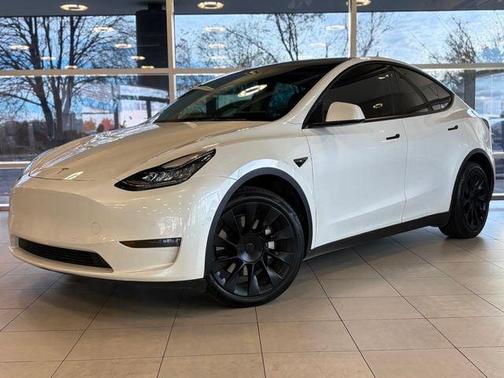 2022 Tesla Model Y Long Range Dual Motor All-Wheel Drive