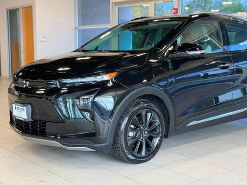 Mosaic Black Metallic 2022 Chevrolet Bolt EUV FWD Premier