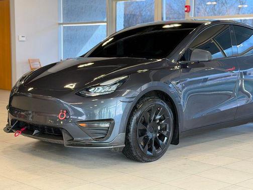 Midnight Silver Metallic 2022 Tesla Model Y Long Range Dual Motor All-Wheel Drive