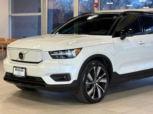 2022 Volvo XC40 Recharge Pure Electric P8 Twin Plus