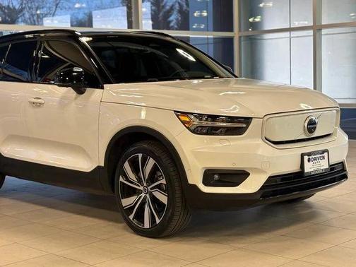 2022 Volvo XC40 Recharge Pure Electric P8 Twin Plus