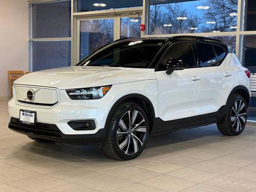 2022 Volvo XC40 Recharge Pure Electric P8 Twin Plus